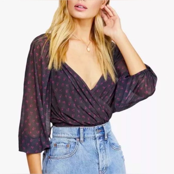 FREE People Black & Purple Floral Crop V-Neck Top Size  Small - Picture 1 of 10
